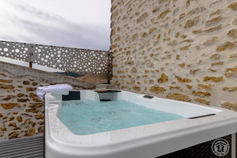 Gite with patio — photo 2