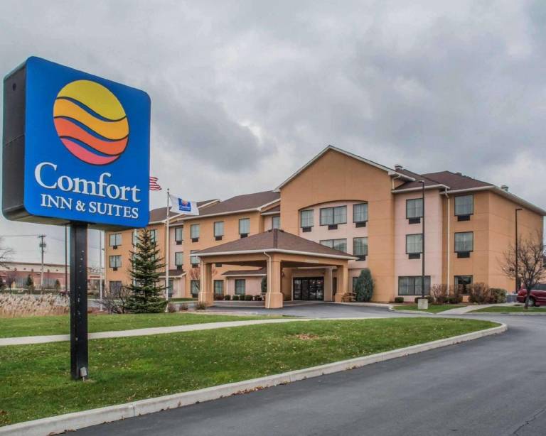 Comfort Inn & Suites Farmington Victor