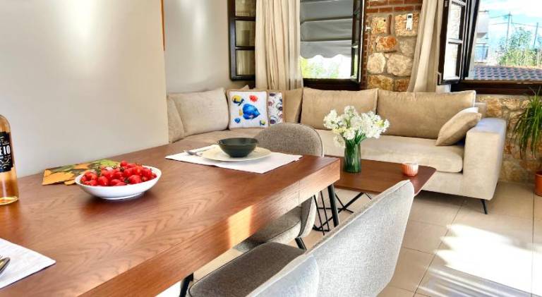 Charming vacation home with BBQ, jacuzzi & patio | Close to the beach | Good for workation | Pets allowed — photo 2