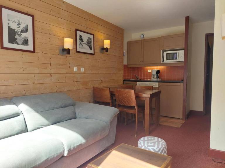 100m from resort center, 8th floor, view forest, balcony, tv, ski locker, 27m², Les Arcs — photo 2