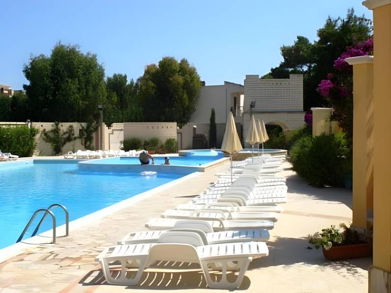 Baia Degli Aranci Suite & Apartments in Vieste