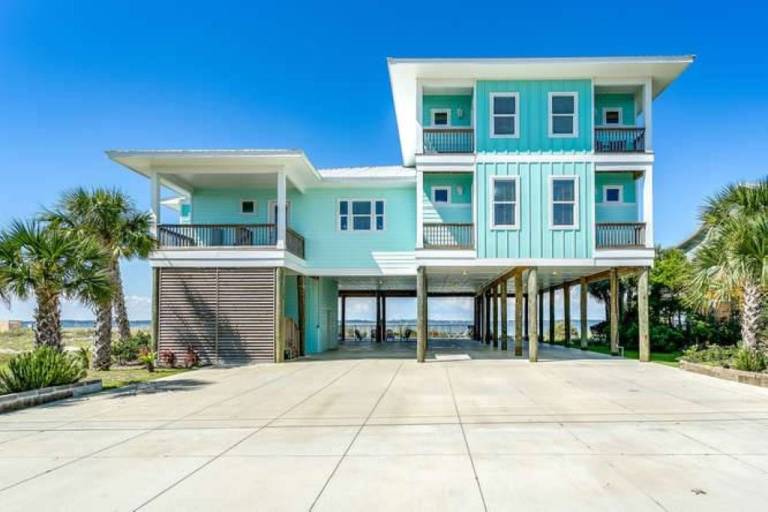 Baywatch Beach House Private Pool Sound Views Beach Service Included Dog Friendly in Pensacola, FL