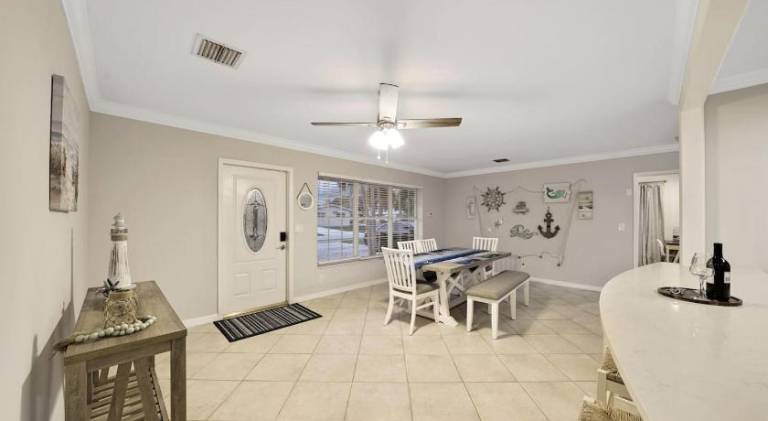 Beautiful vacation home with pool | Good for workation | Pets allowed — photo 4