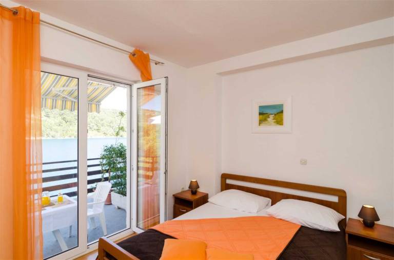 Maestral Studio with Terrace and Sea View — photo 2