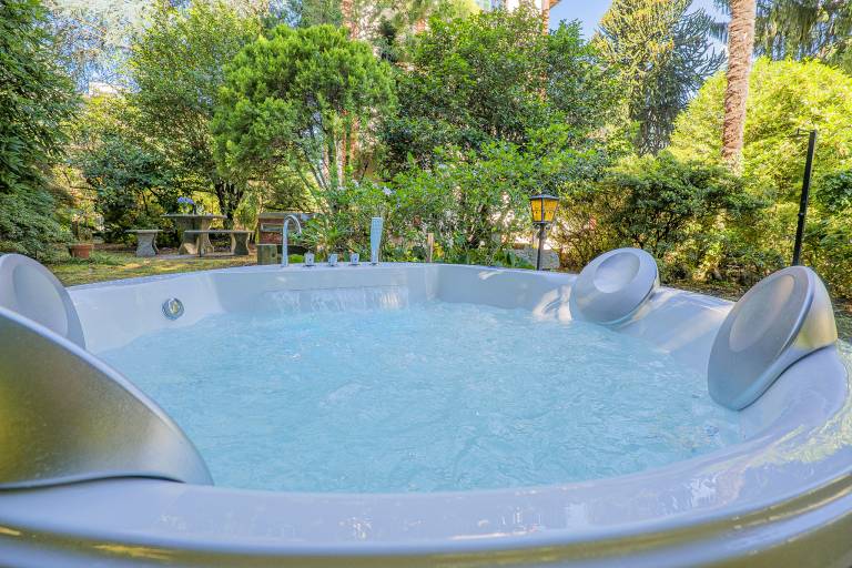 House with jacuzzi, garden & terrace | Lake view — photo 4