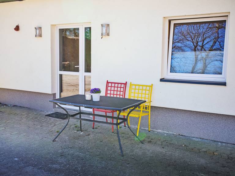 Apartment with patio — photo 5