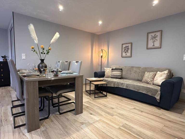 Gite with patio & yard | Pets allowed in Moulins
