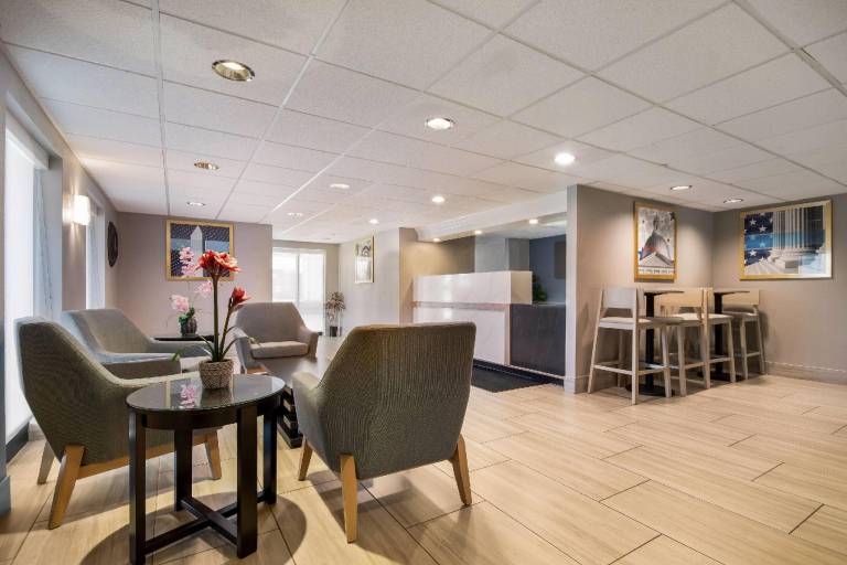 AmericInn by Wyndham Beloit — photo 3