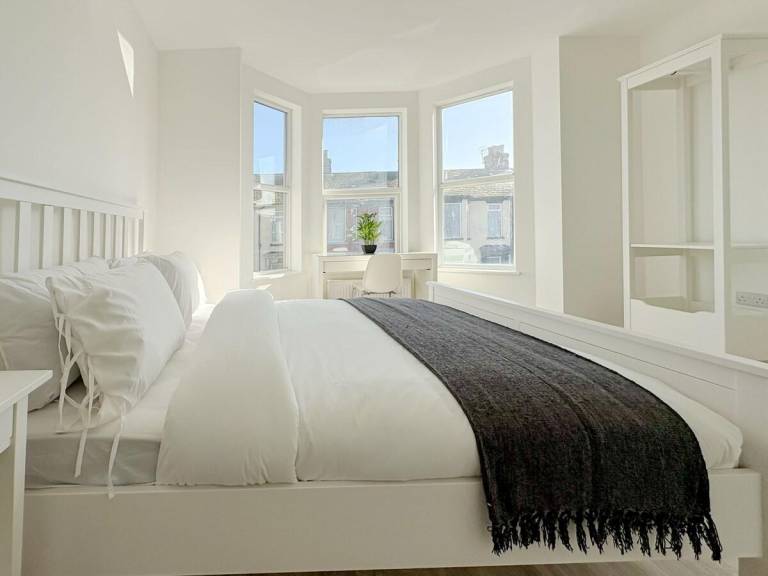 Vacation home with terrace — photo 2