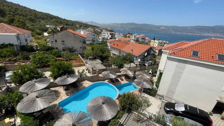 Seaview apartment Clementin with shared pool - EOS CROATIA — photo 2