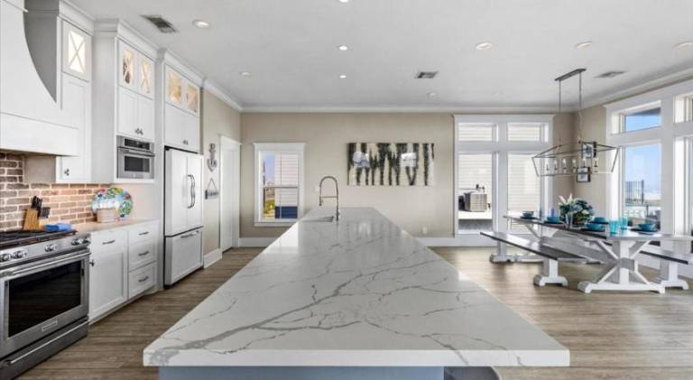Beachfront Home, Hot Tub and Private Walkover — photo 3