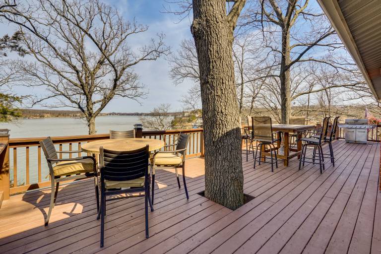 Group Getaway! Osage Beach Escape w/ Private Dock — photo 2