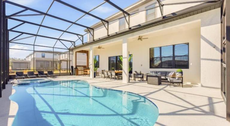 House with pool & jacuzzi | Dogs allowed — photo 3
