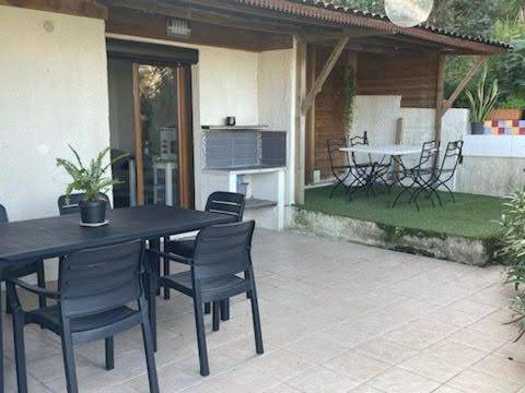 Holiday apartment with patio & private pool — photo 5