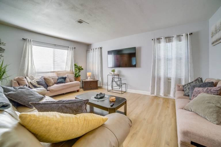 Family-Friendly Home 2 Mi to Dtwn Riverside — photo 4