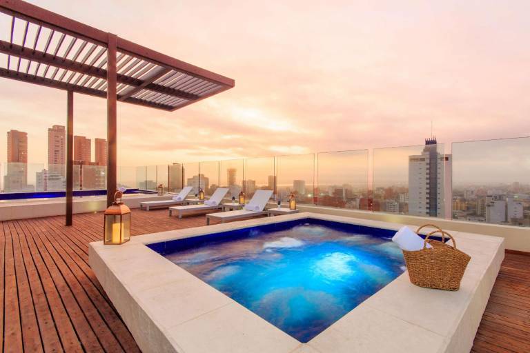NH Collection Royal Smartsuites in Barranquilla