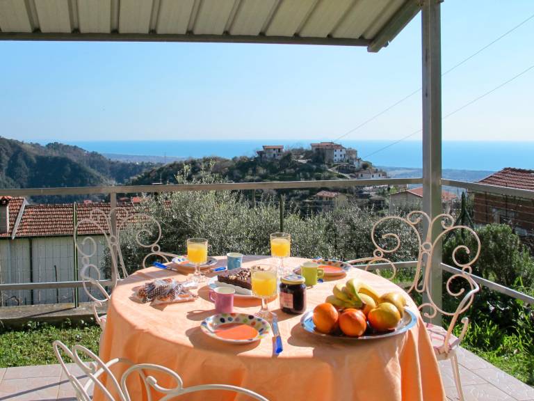 Holiday apartment with terrace & garden — photo 2