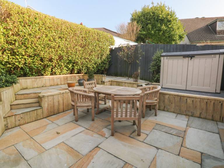 Children-friendly nice cottage with BBQ & yard | Beach view | Pets allowed in Tenby