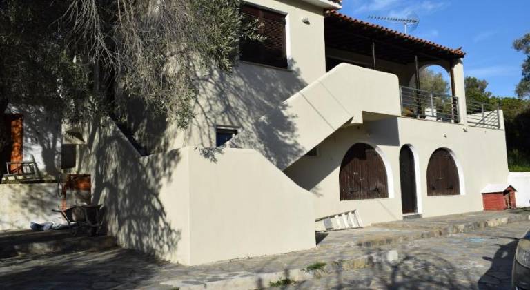 House with patio & garden in Skiathos
