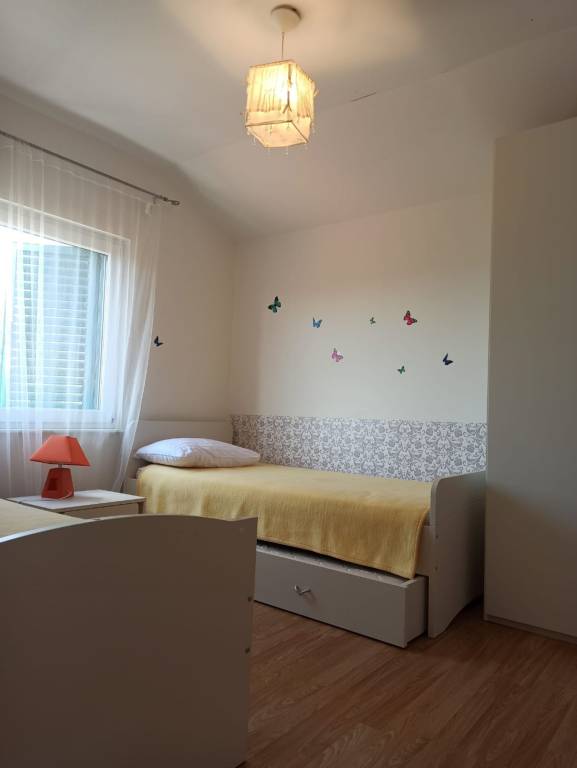 Fully equipped nice rental apartment with yard & grill | Pet-friendly — photo 3