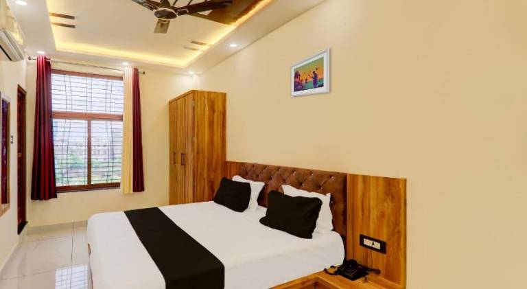 Super Hotel O Manyam Palace