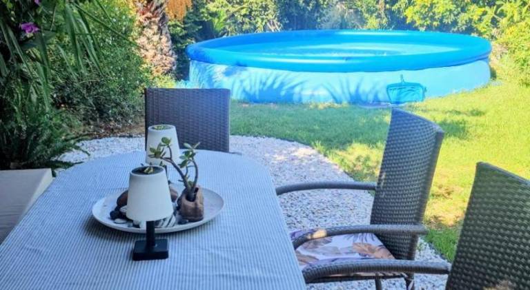 Vacation home with terrace, grill & yard — photo 5