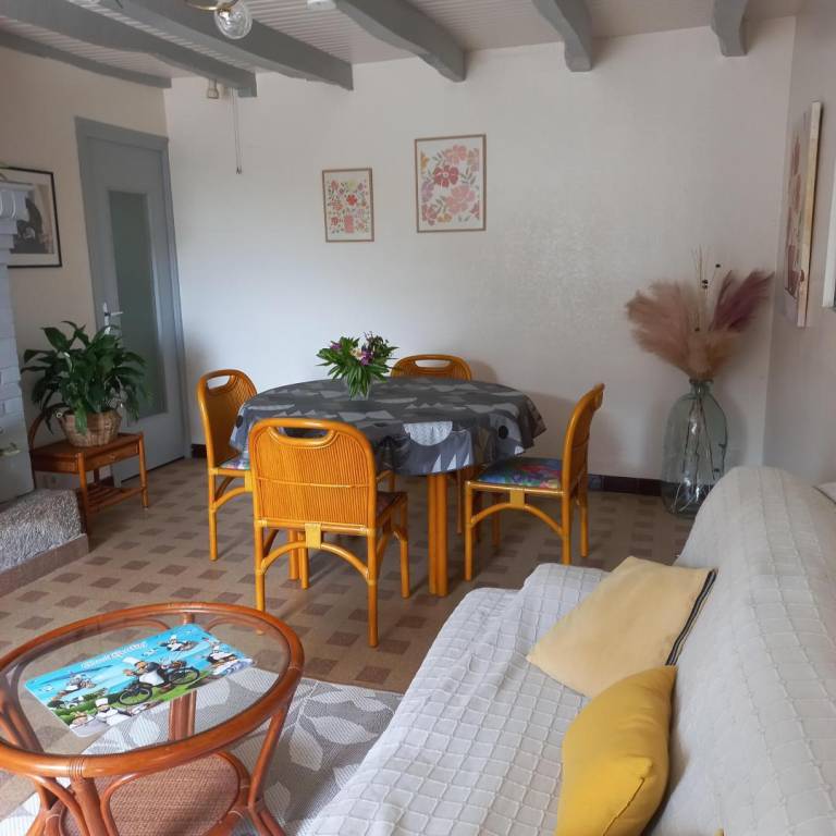 Gite with garden & patio — photo 2