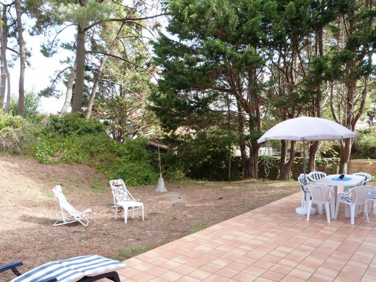 House with garden & grill — photo 2