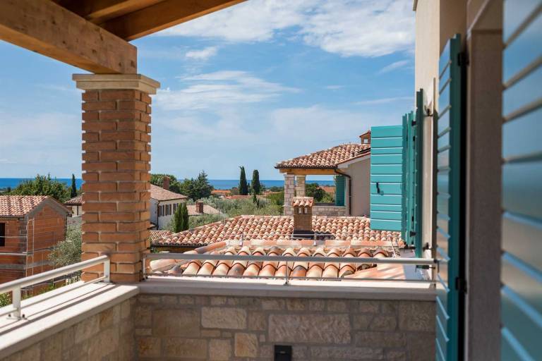 Fully equipped big villa with garden, BBQ & pool | Pool view | Pets allowed — photo 3