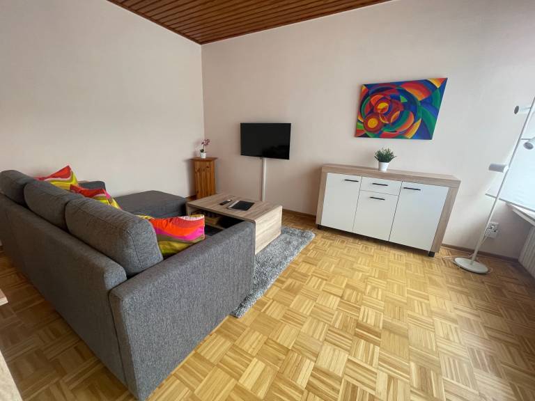Apartment with patio | Garden view — photo 2