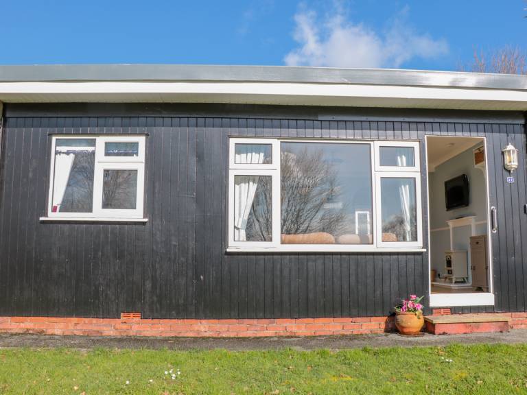 Child-friendly cottage with terrace | Beach view | Pets are welcome — photo 4