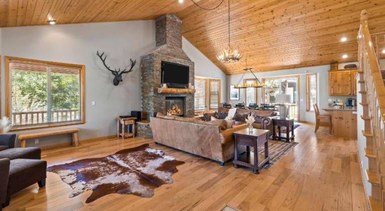 Linaker Lodge by AvantStay Gorgeous Cabin in Big Bear w Views — photo 2