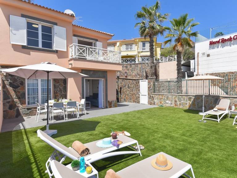 House with pool, BBQ & patio | Sea view | Perfect for remote work — photo 3