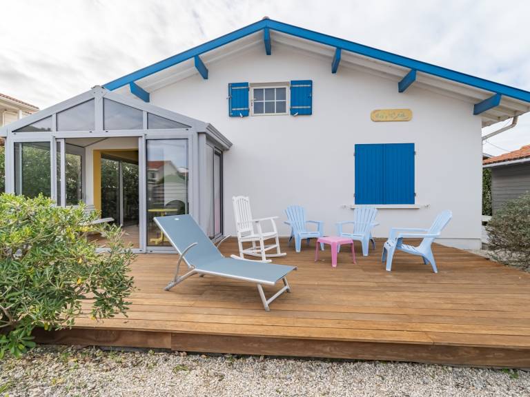 Cozy Villa Steps from Beach in Biscarrosse - WiFi, Terrace, Garden, Sleeps 6 — photo 3