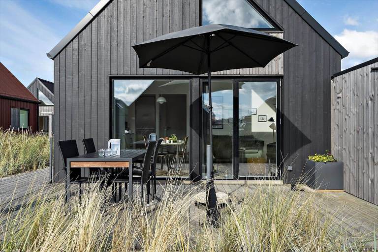 Fully equipped vacation home with barbeque & terrace | Pets allowed — photo 3