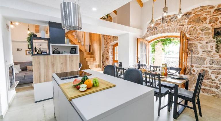 House with jacuzzi | Pets allowed — photo 4