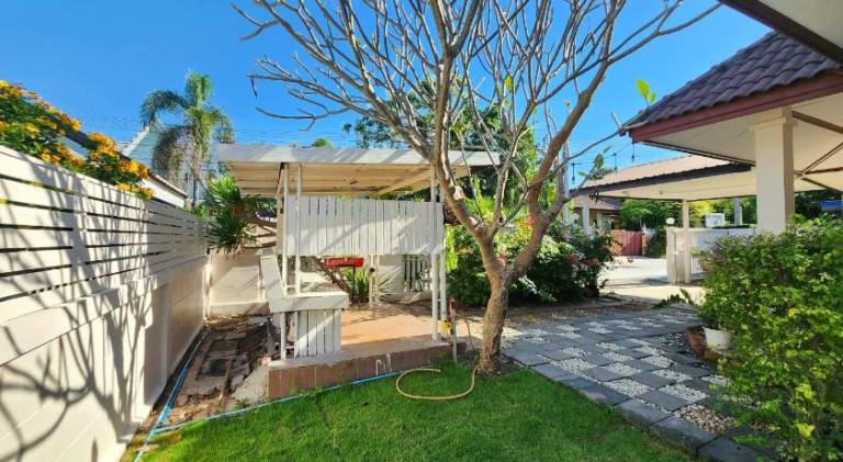 House with barbecue, patio & yard | Perfect for remote work — photo 5