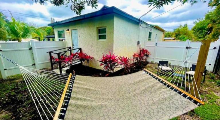 Charming rental apartment | Pet-friendly in Fort Lauderdale, FL