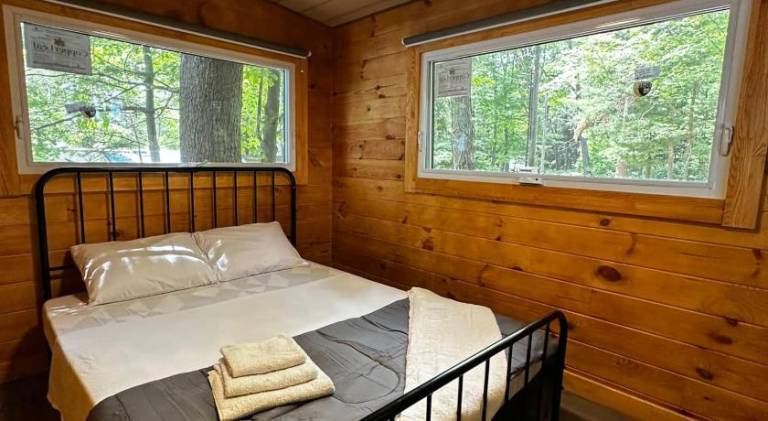 1-bedroom Unique Eco Log Cabins in Parry Sound 104 — photo 2