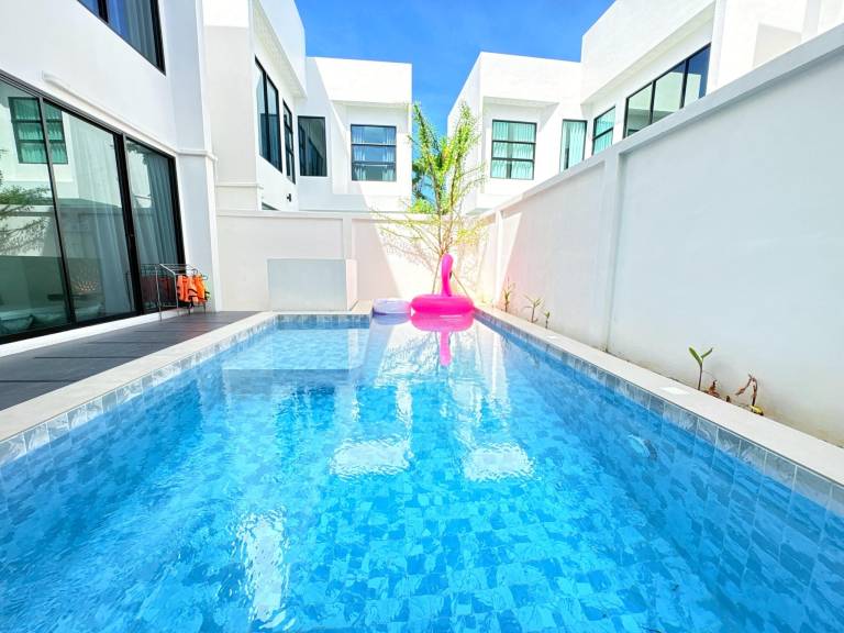 Ample villa with pool & barbeque | Dogs allowed — photo 3