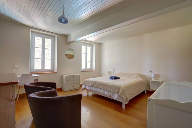 Gite with private pool, barbecue & yard — photo 4