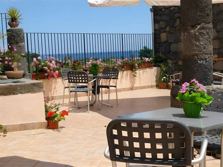 Lovely farm with terrace, BBQ & pool | Dogs allowed — photo 4