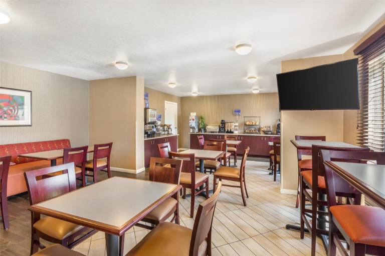 Best Western Luxury Inn — photo 4