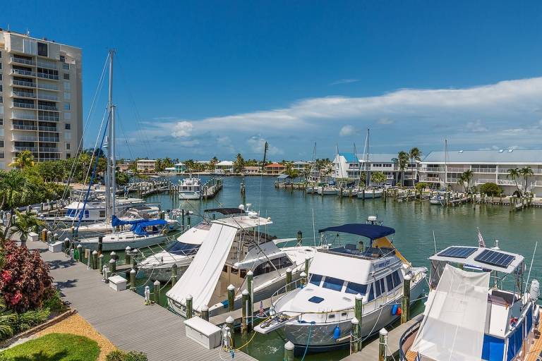 Flip Flop Inn Waterfront Townhome with Pool