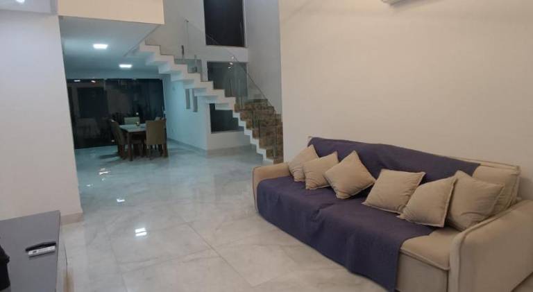 Villa with pool — photo 4
