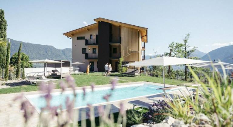 Lovely holiday apartment with terrace, pool & barbeque | Pets are welcome in Marlengo