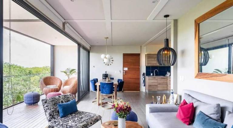Apartment with pool — photo 3