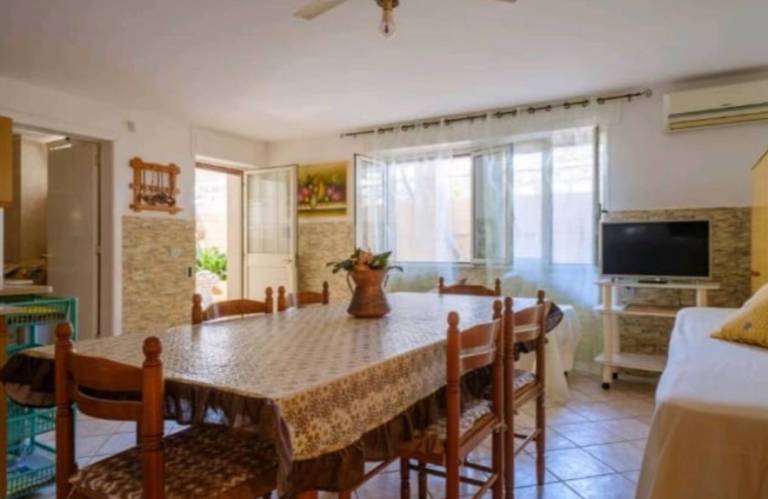 Rental apartment with garden & barbecue | Garden view — photo 2
