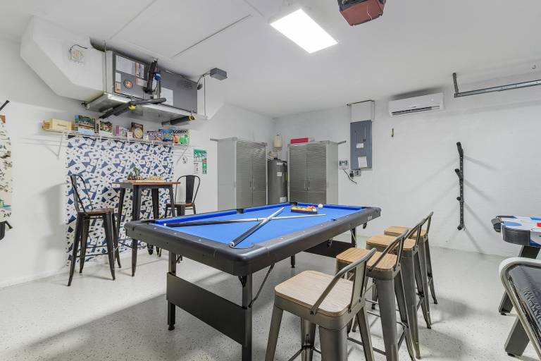 House with private pool & BBQ | Water view — photo 3