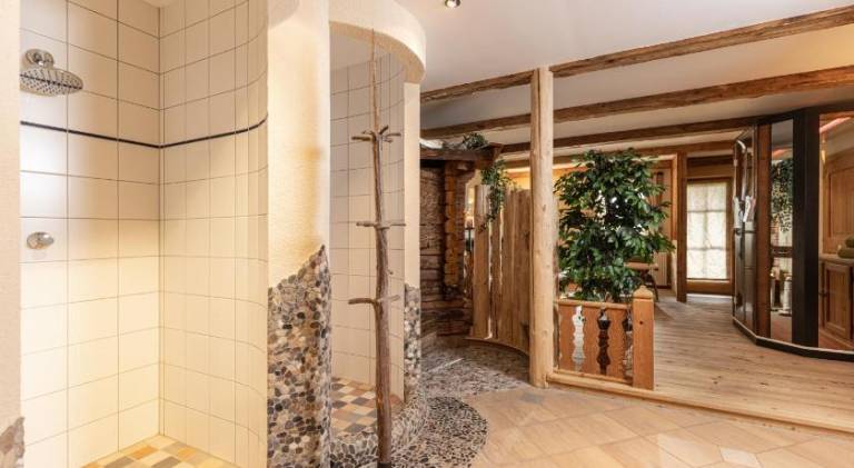Apartment with sauna, yard & terrace — photo 3